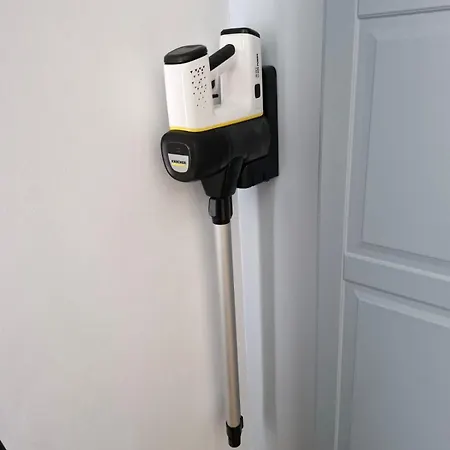 Niebieski W Wileńska Park I Prywatne Miejsce W Garażu Podziemnym