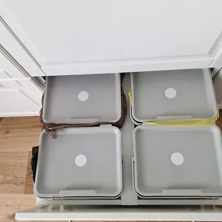 Niebieski W Wileńska Park I Prywatne Miejsce W Garażu Podziemnym * Słupsk