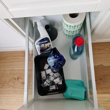 Niebieski W Wileńska Park I Prywatne Miejsce W Garażu Podziemnym