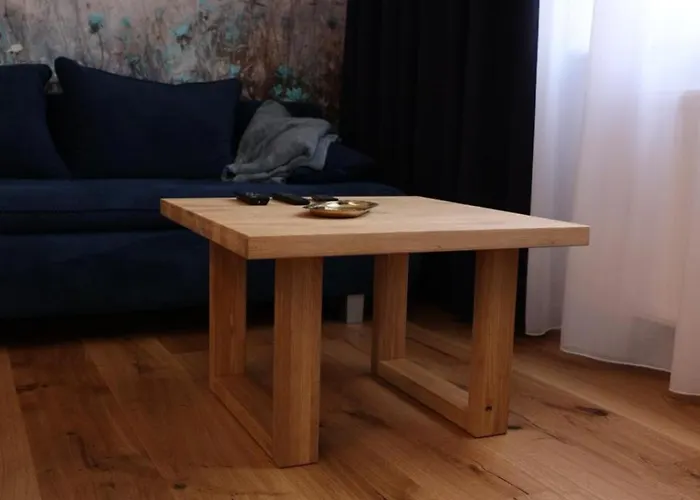 Niebieski W Wilenska Park I Prywatne Miejsce W Garazu Podziemnym Słupsk