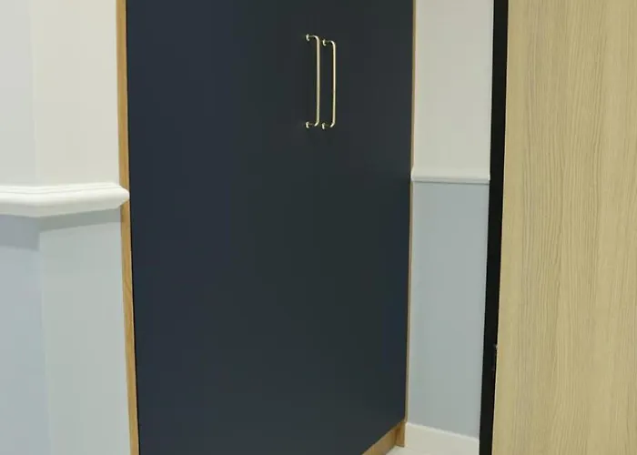 Niebieski W Wilenska Park I Prywatne Miejsce W Garazu Podziemnym